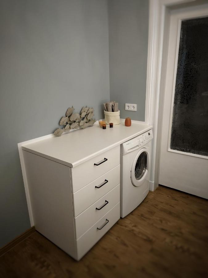 Apartment Flat In Neo Country Style Aus Gründerzeit Bis 6 Person *